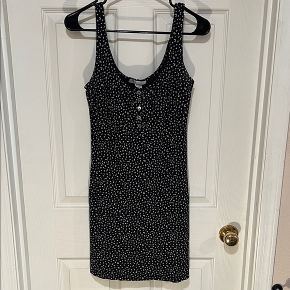 Volcom Dresses & Skirts - Volcom Black and White Dress